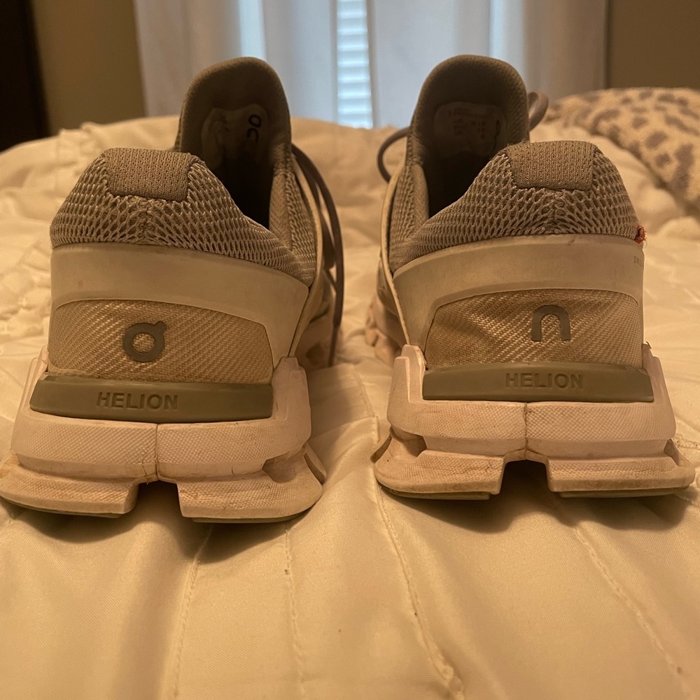 On Running Cloudswift Running Shoes - image 6